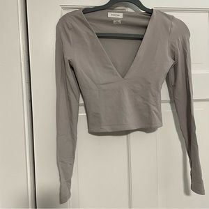 Babaton Contour V-Neck Longsleeve